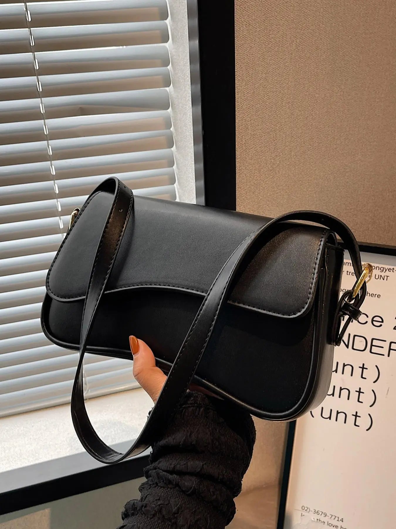 26 Spring/Summer Women'S Saddle Bag, Daily Shoulder Bag and Crossbody Bag, Classic Shoulder Bag, Elegant Magnetic Sealed Saddle Bag, Suitable for Daily Use, Party Attendance