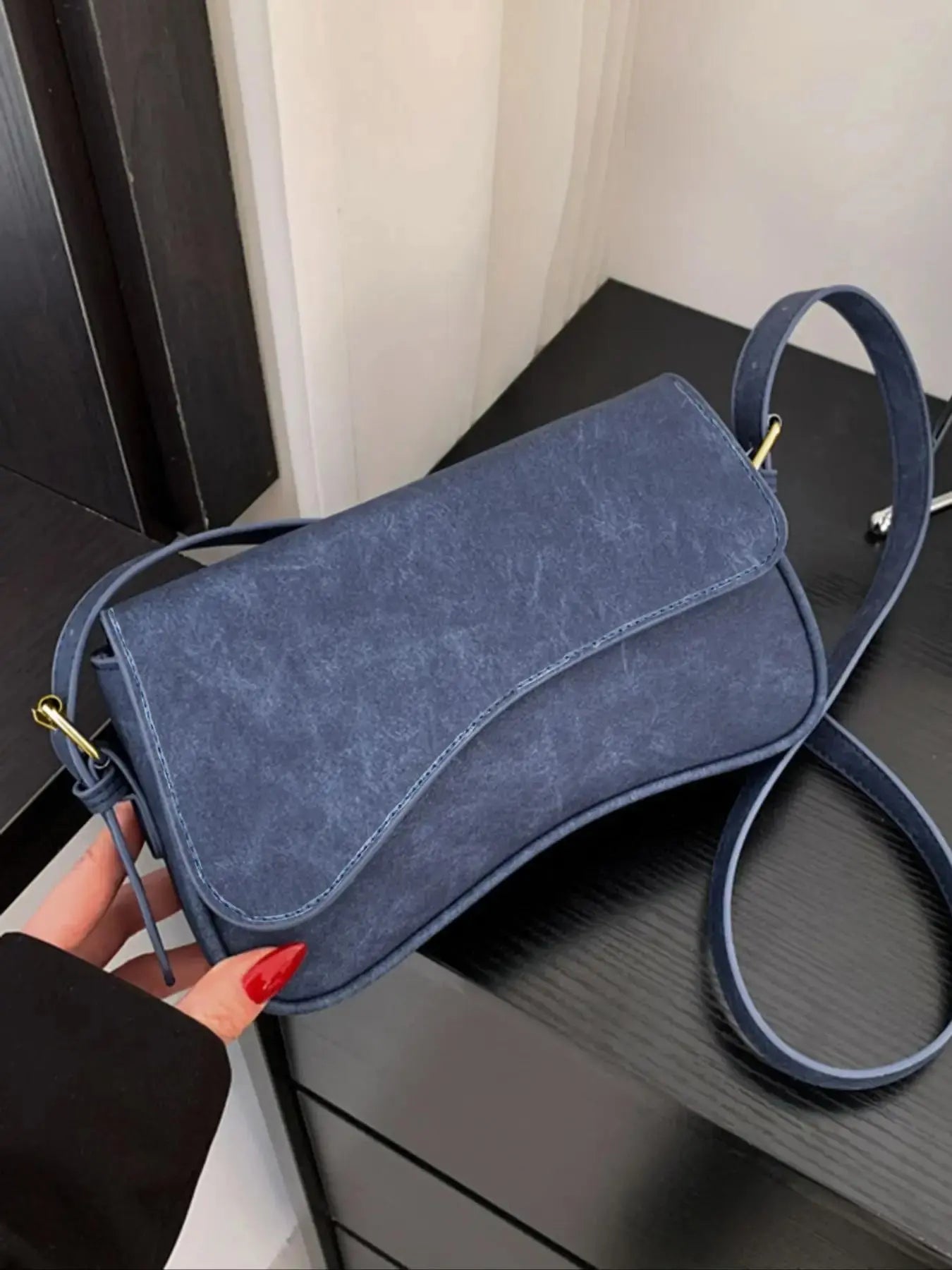26 Spring/Summer Women'S Saddle Bag, Daily Shoulder Bag and Crossbody Bag, Classic Shoulder Bag, Elegant Magnetic Sealed Saddle Bag, Suitable for Daily Use, Party Attendance
