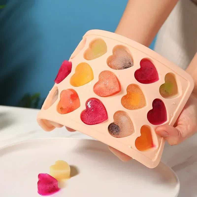 21-Cell Silicone Ice Cube Mold Heart Shape Ice Tray Household Frozen Ice Mold Plastic Ice Box with Lid Kitchen Bar Accessories